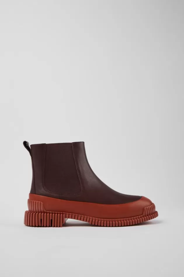 Store Camper Rood Met Bruine Leren Chelseaboots Voor Dames
