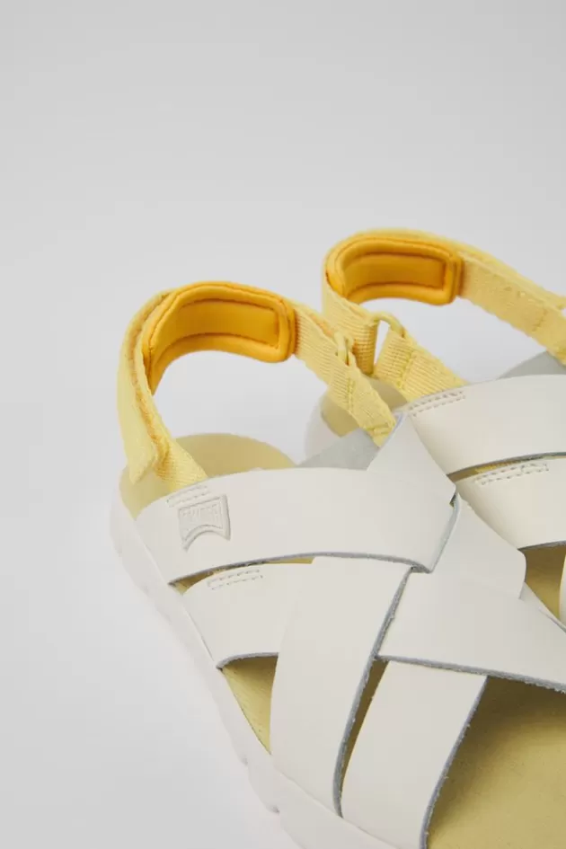 Store Camper Witte Kindersandalen Van Stof En Leer